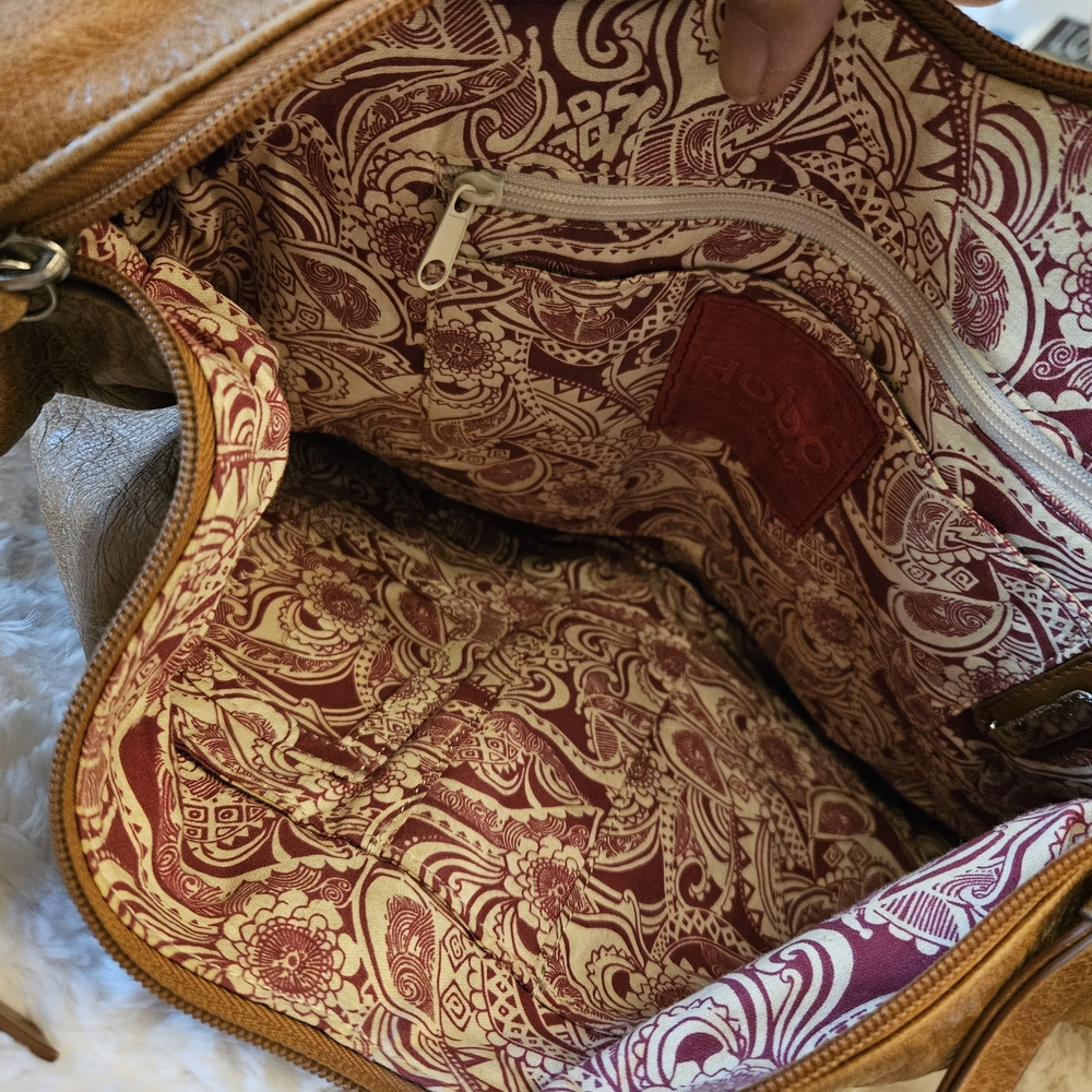 HOBO Tan Leather Shoulder Bag - Picture 5 of 12